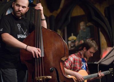 images/Muzyka/Adam Kowalewski poziom/KowalewkiPoz-11.jpg